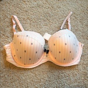 Brand new Victorias Secret Body by Victoria lined Demi bra - 32DDD